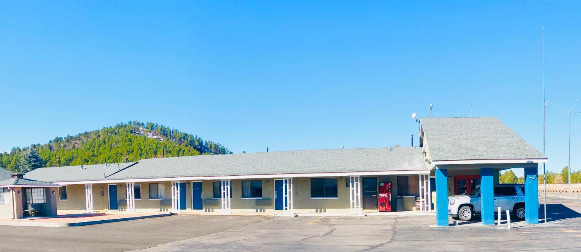 Super 8 By Wyndham Williams West Route 66 - Grand Canyon Area Exterior foto