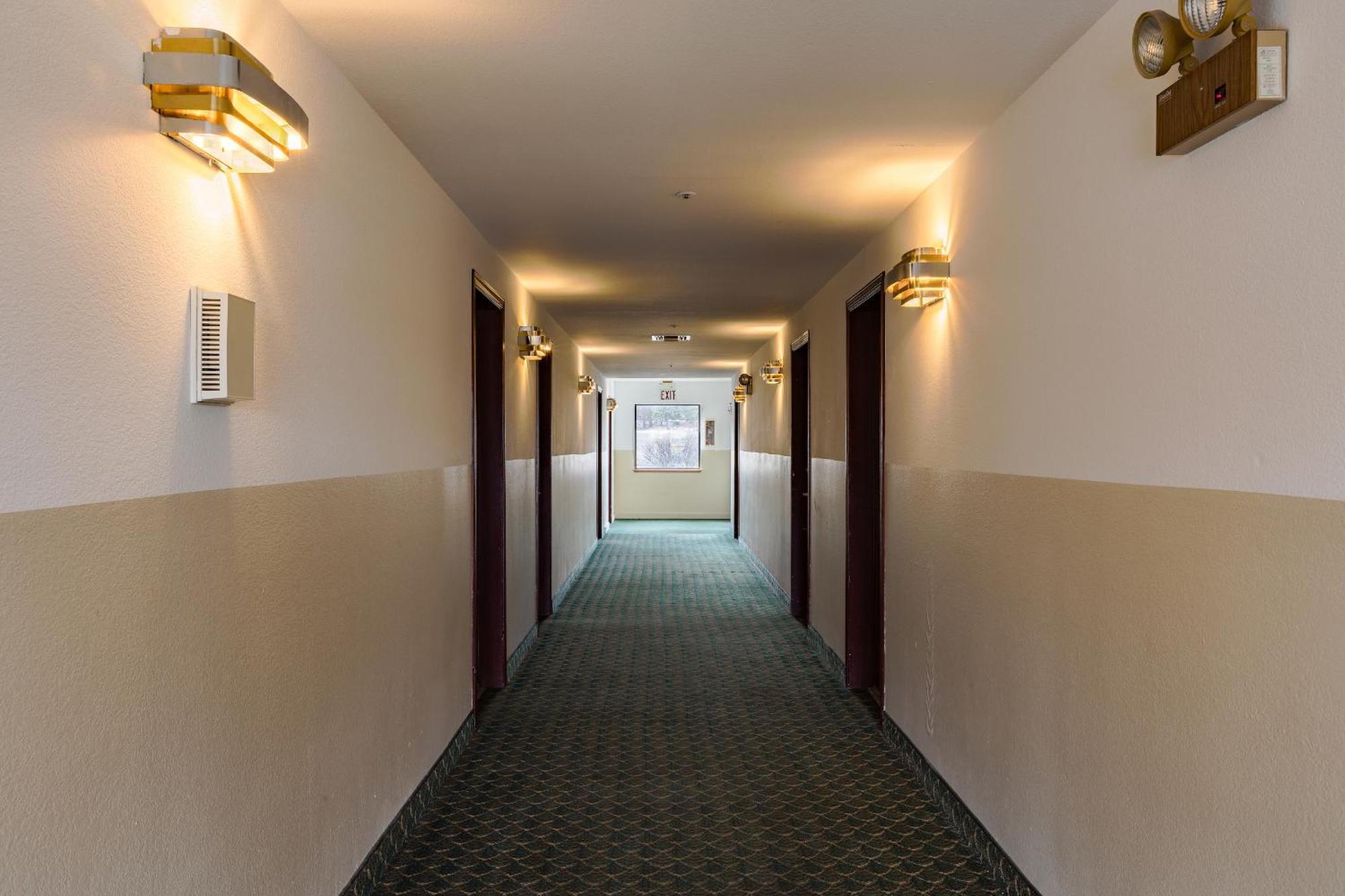 Super 8 By Wyndham Williams West Route 66 - Grand Canyon Area Exterior foto