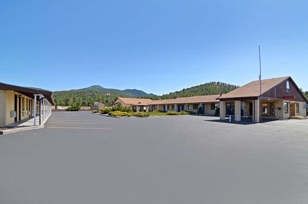 Super 8 By Wyndham Williams West Route 66 - Grand Canyon Area Exterior foto