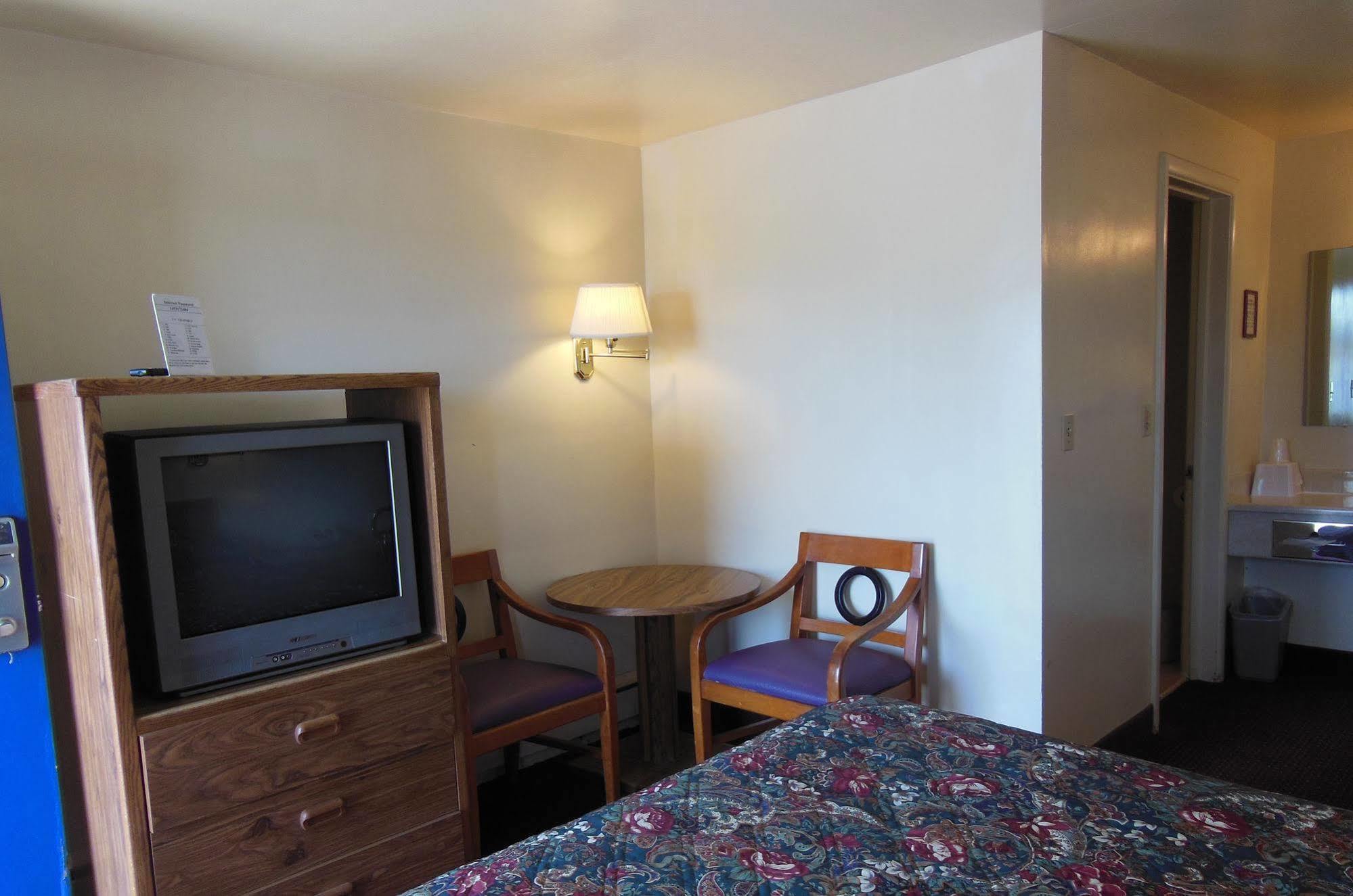 Super 8 By Wyndham Williams West Route 66 - Grand Canyon Area Exterior foto